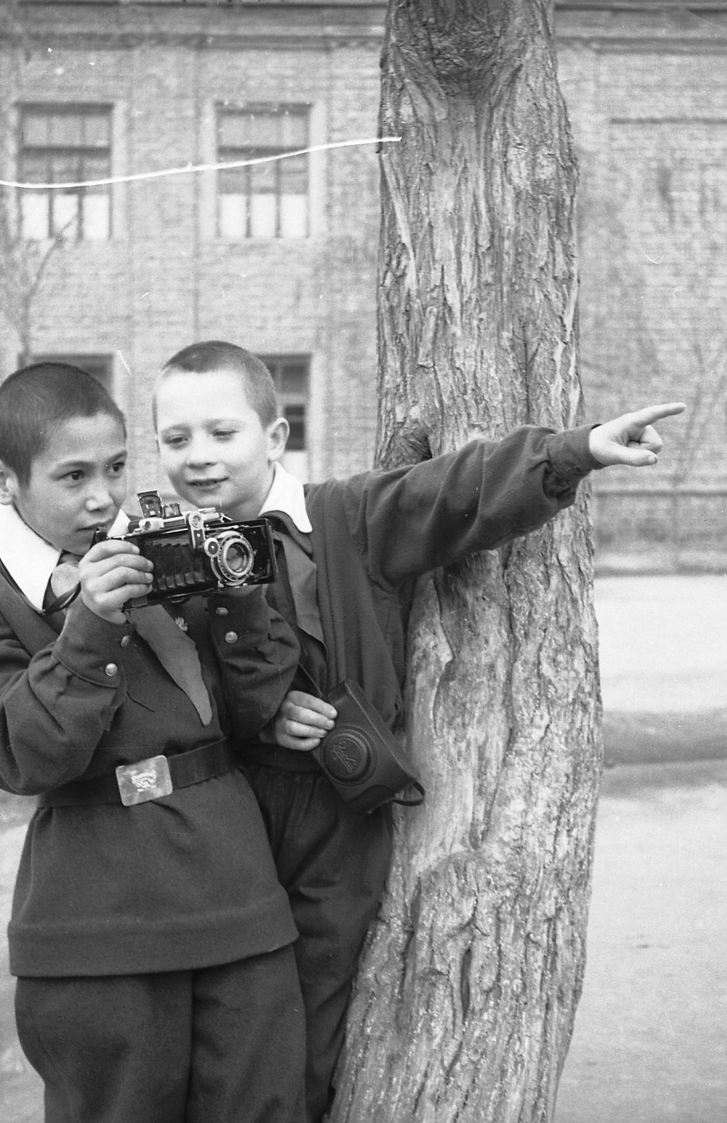 Nurmuhamedov, Young Photographers, A Photo-Etude, Samarkand, 1955.  Uzbekistan National Archive of Film, Photo, and Audio Documents, Tashkent [0-59367]